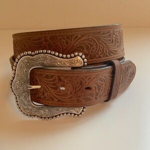 Women’s Leather Tony Lama Western Belt size 32